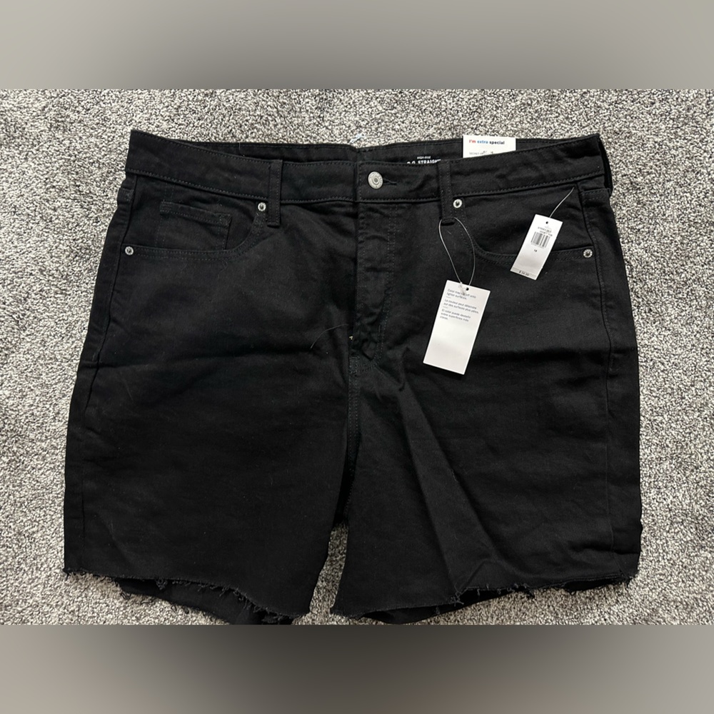 NWT size 18 7in Old Navy straight jeans shorts